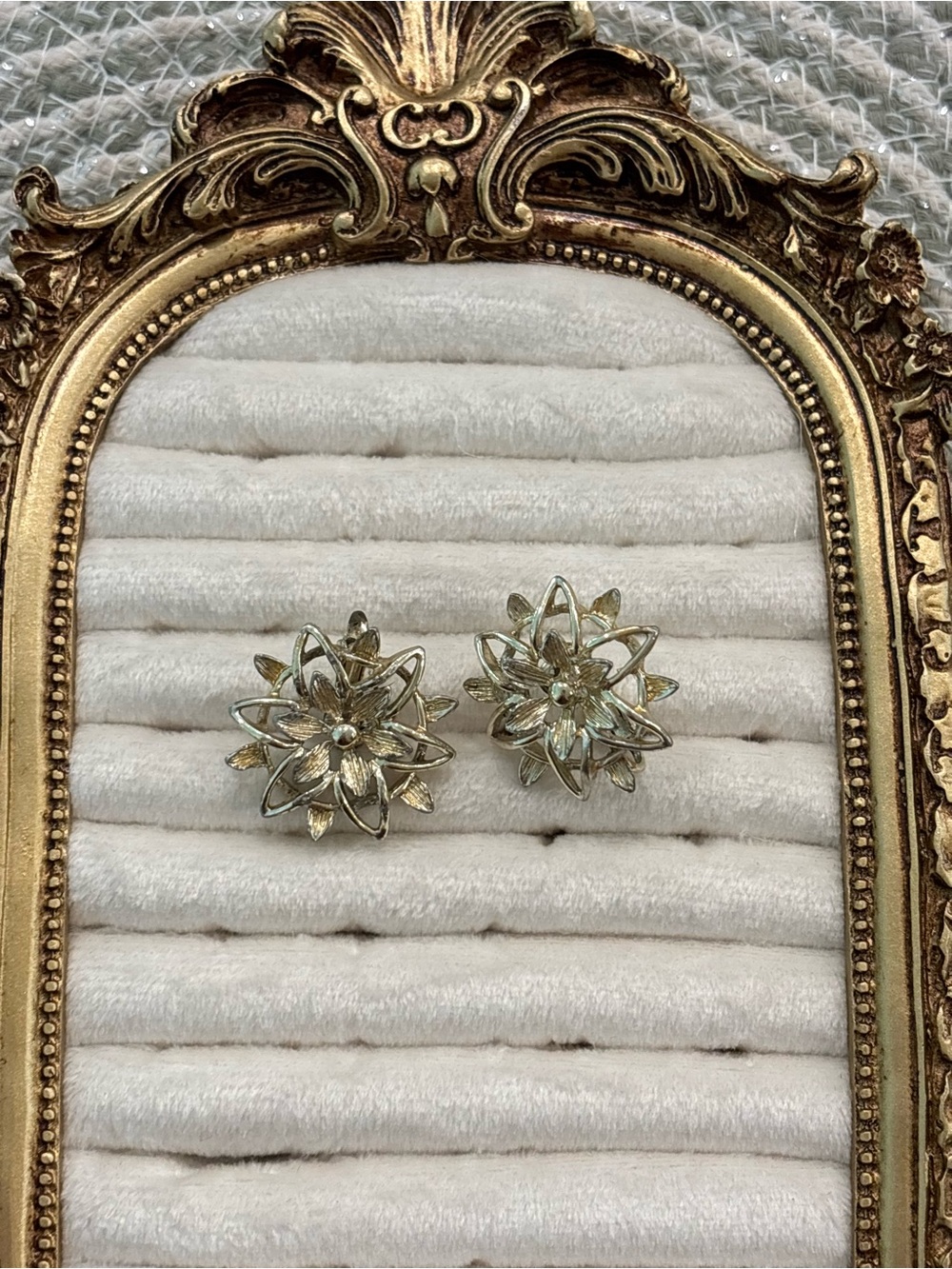 Sarah Coventry Vintage Gold Floral Starburst Clip-On Earrings